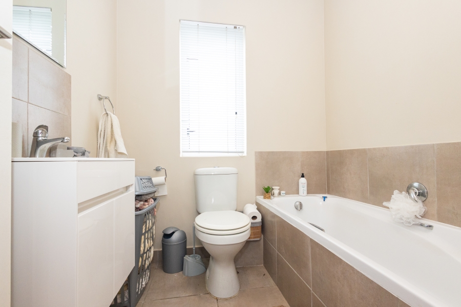 2 Bedroom Property for Sale in Protea Heights Western Cape